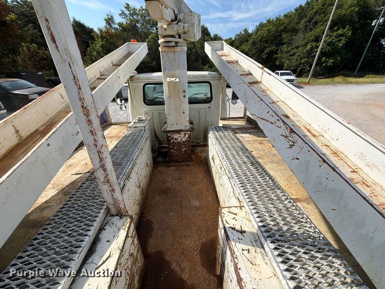 image for item FN2047 1999 International 4700 bucket truck