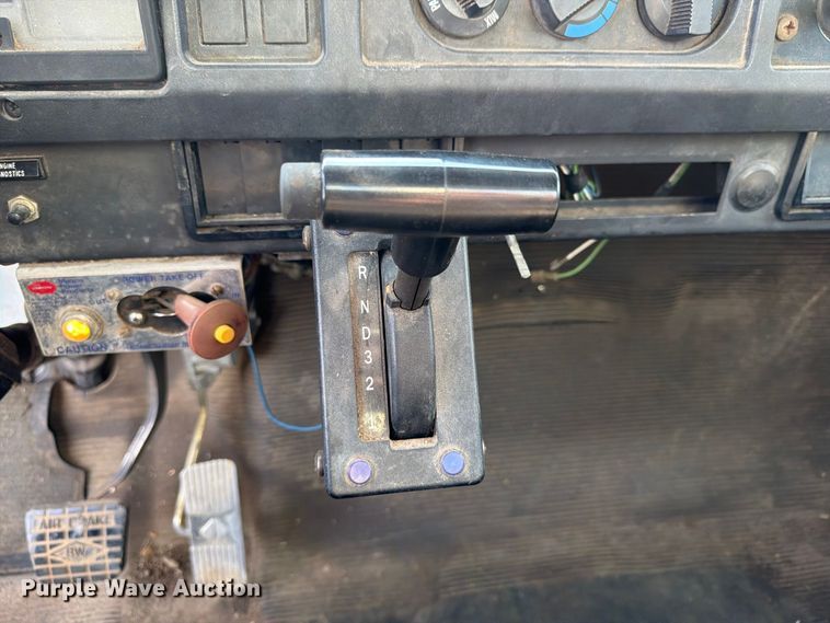 image for item FN2047 1999 International 4700 bucket truck