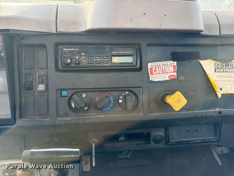 image for item FN2047 1999 International 4700 bucket truck