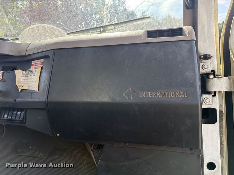 image for item FN2047 1999 International 4700 bucket truck