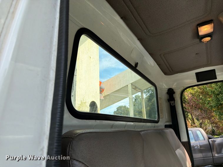 image for item FN2047 1999 International 4700 bucket truck