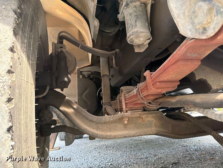image for item FN2047 1999 International 4700 bucket truck