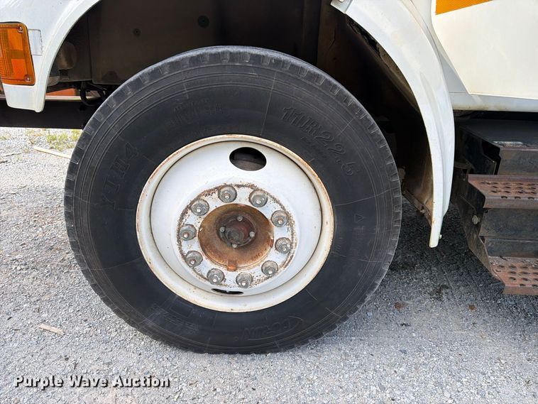 image for item FN2047 1999 International 4700 bucket truck