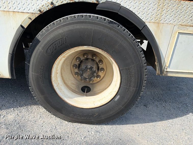 image for item FN2047 1999 International 4700 bucket truck