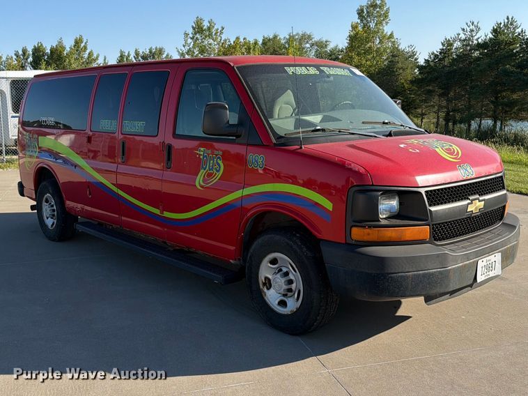 image for item FN5851 2008 Chevrolet Express 3500 van
