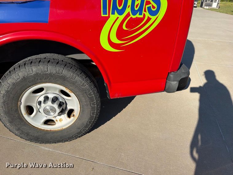 image for item FN5851 2008 Chevrolet Express 3500 van