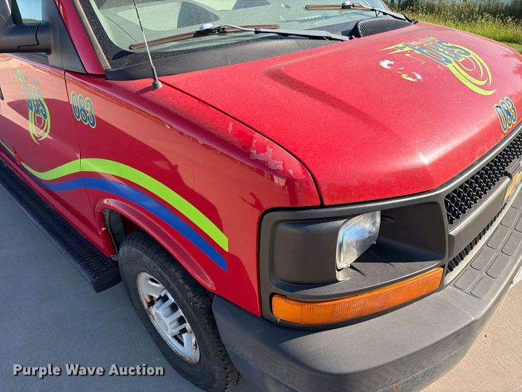 image for item FN5851 2008 Chevrolet Express 3500 van
