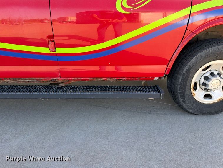 image for item FN5851 2008 Chevrolet Express 3500 van