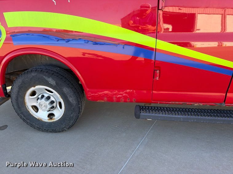 image for item FN5851 2008 Chevrolet Express 3500 van