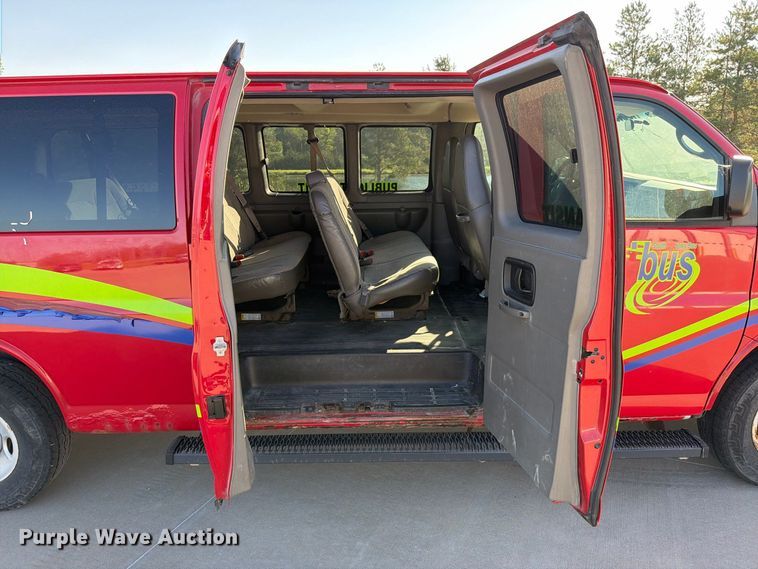 image for item FN5851 2008 Chevrolet Express 3500 van