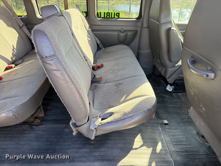 image for item FN5851 2008 Chevrolet Express 3500 van