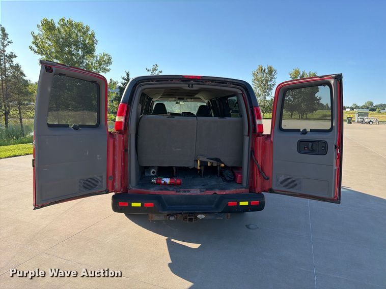 image for item FN5851 2008 Chevrolet Express 3500 van