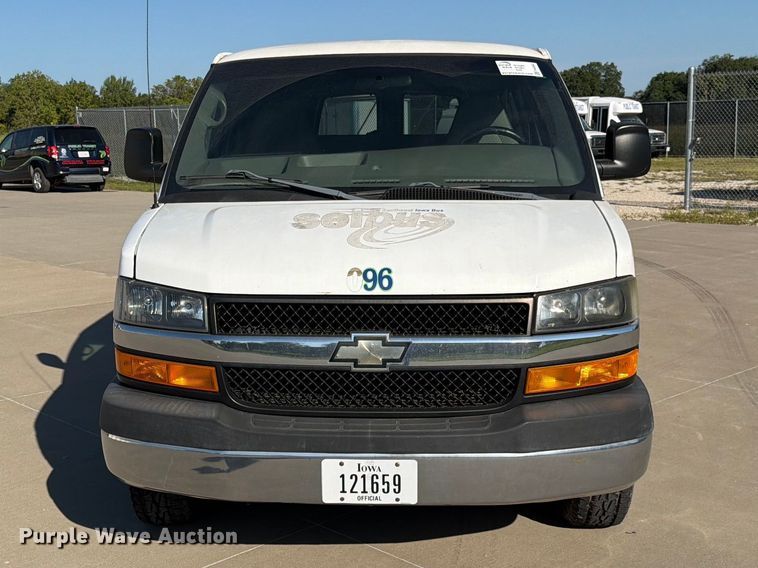 image for item FN5852 2009 Chevrolet Express 3500 van