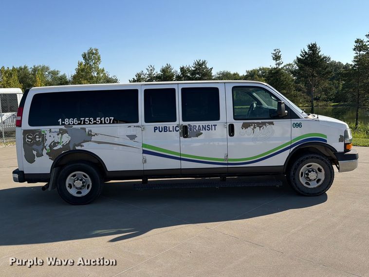 image for item FN5852 2009 Chevrolet Express 3500 van