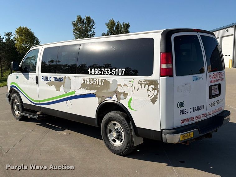 image for item FN5852 2009 Chevrolet Express 3500 van