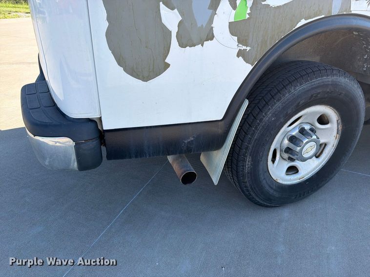 image for item FN5852 2009 Chevrolet Express 3500 van