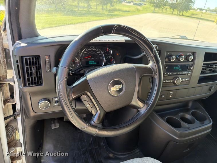 image for item FN5852 2009 Chevrolet Express 3500 van