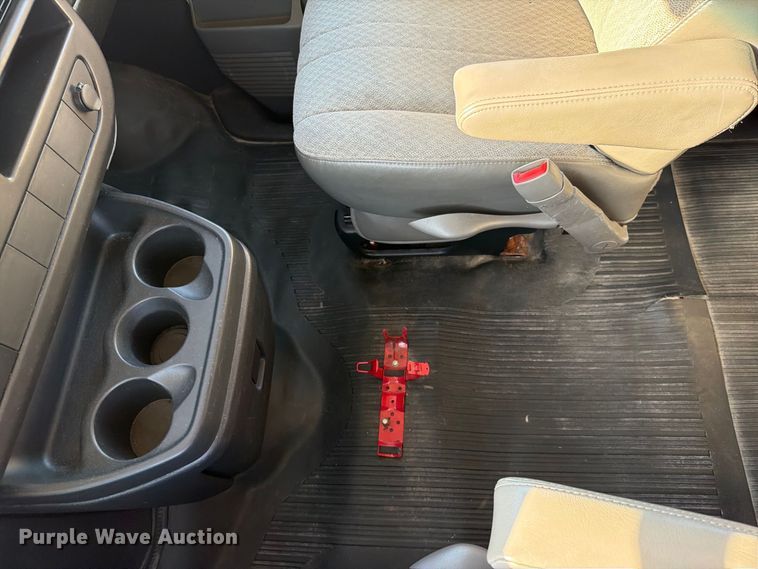 image for item FN5852 2009 Chevrolet Express 3500 van