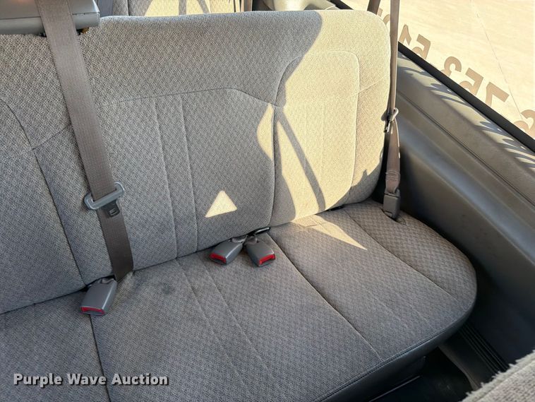 image for item FN5852 2009 Chevrolet Express 3500 van