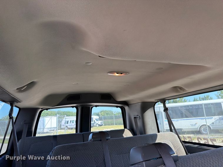 image for item FN5852 2009 Chevrolet Express 3500 van