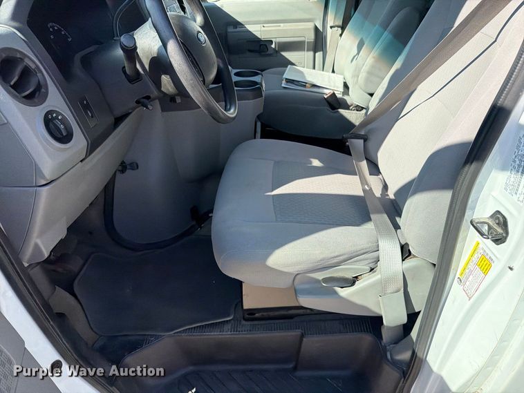 image for item FN5853 2013 Ford Econoline E350 van
