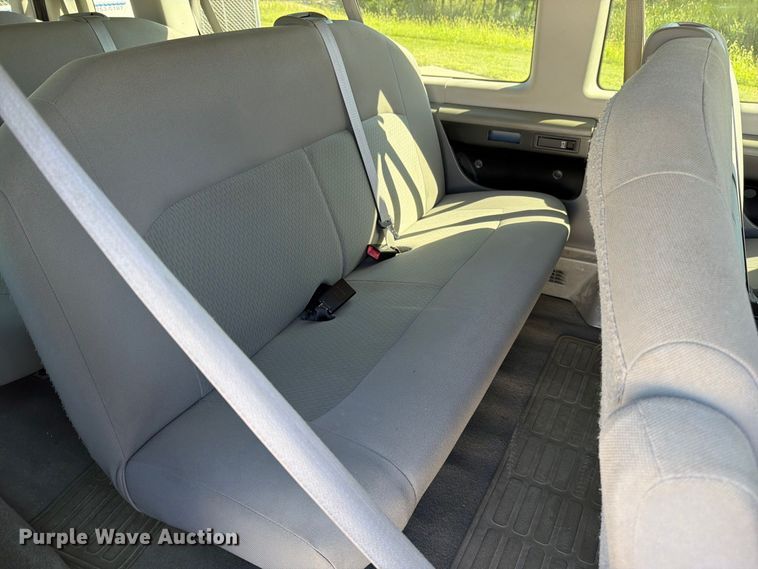 image for item FN5853 2013 Ford Econoline E350 van
