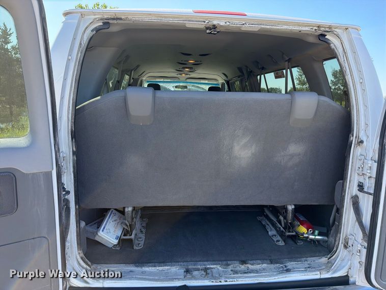 image for item FN5853 2013 Ford Econoline E350 van