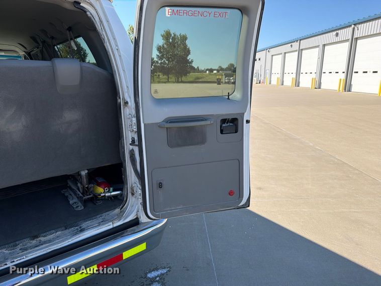image for item FN5853 2013 Ford Econoline E350 van