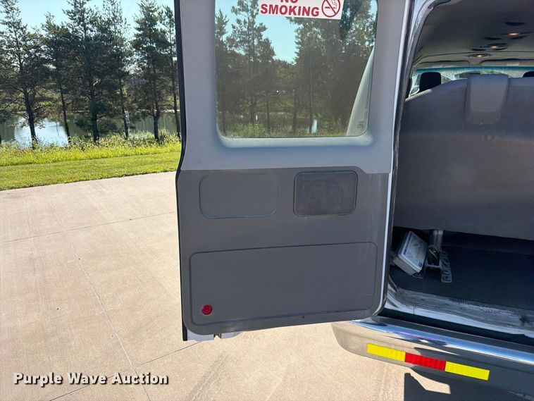 image for item FN5853 2013 Ford Econoline E350 van
