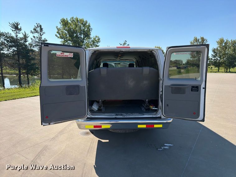 image for item FN5853 2013 Ford Econoline E350 van