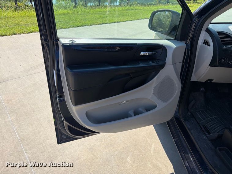 image for item FN5855 2013 Dodge Grand Caravan handicap accessible van