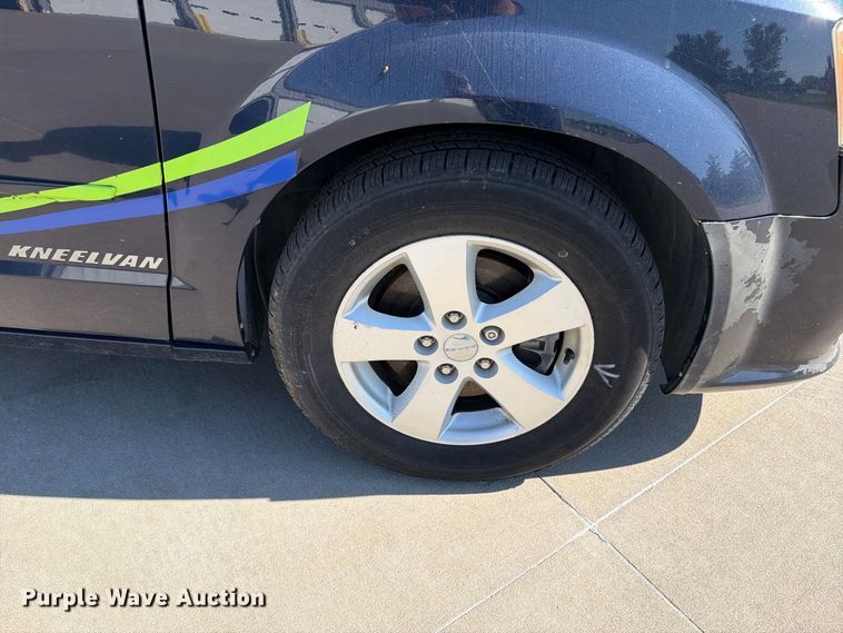 image for item FN5855 2013 Dodge Grand Caravan handicap accessible van