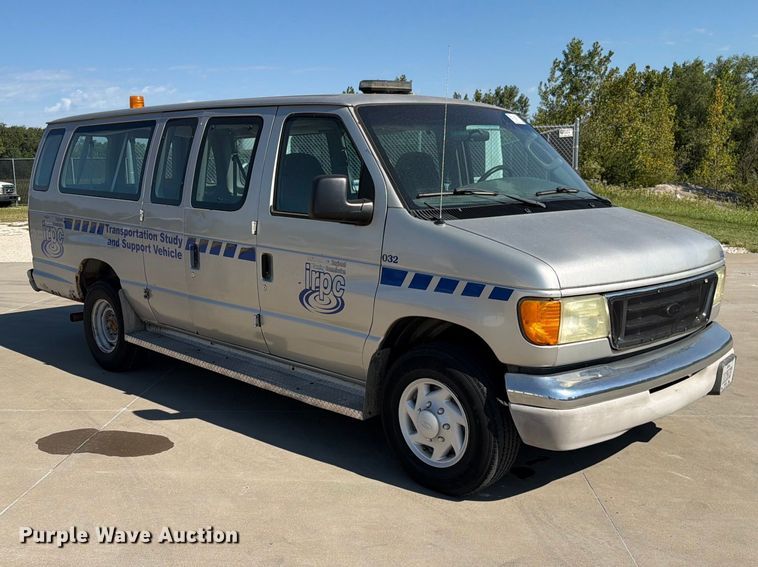 image for item FN5856 2003 Ford E350 van