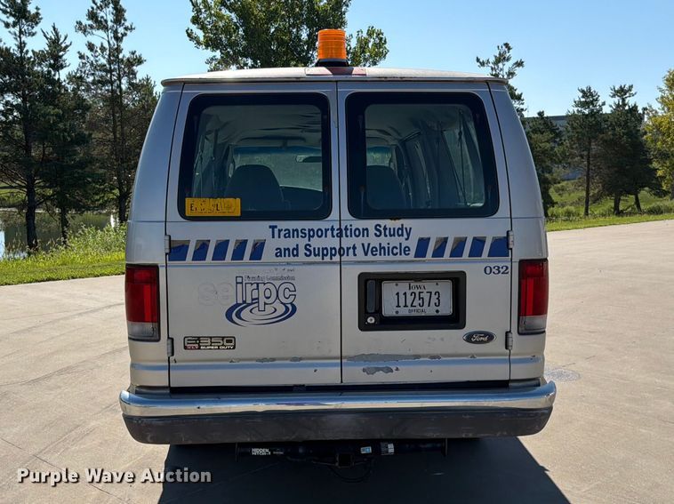image for item FN5856 2003 Ford E350 van