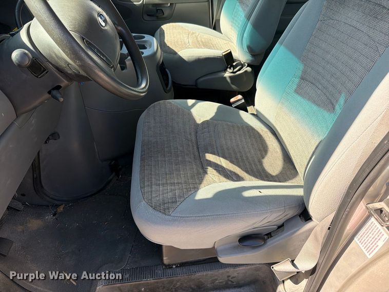 image for item FN5856 2003 Ford E350 van