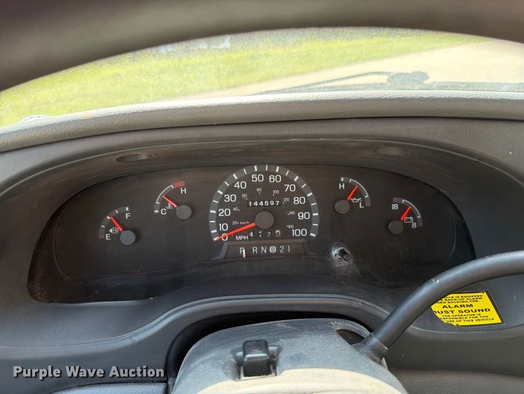 image for item FN5856 2003 Ford E350 van