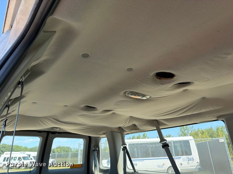 image for item FN5856 2003 Ford E350 van