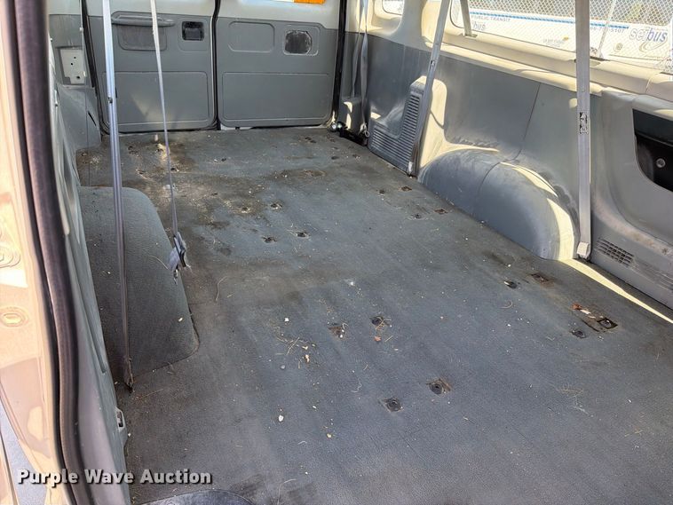 image for item FN5856 2003 Ford E350 van