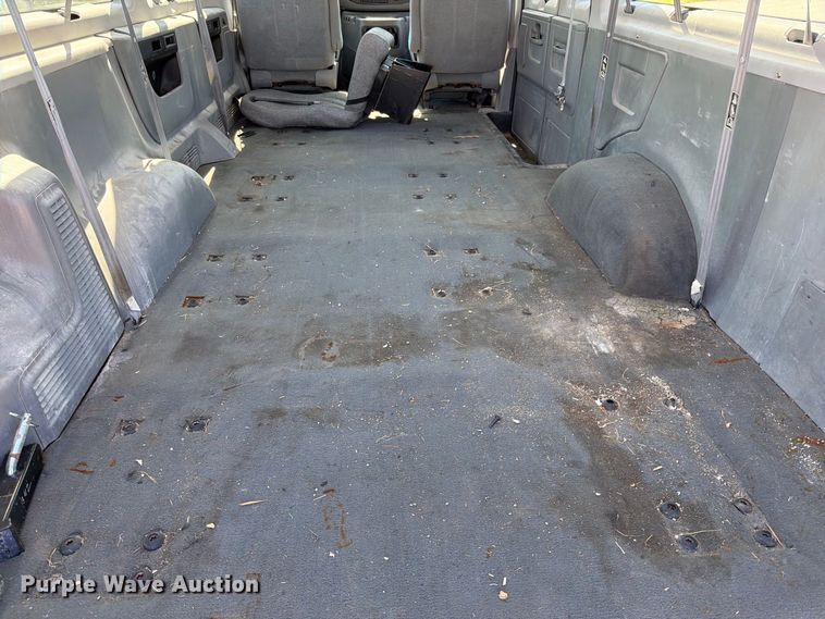 image for item FN5856 2003 Ford E350 van