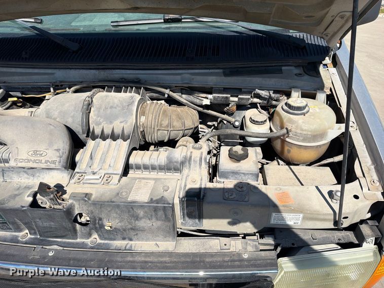 image for item FN5856 2003 Ford E350 van