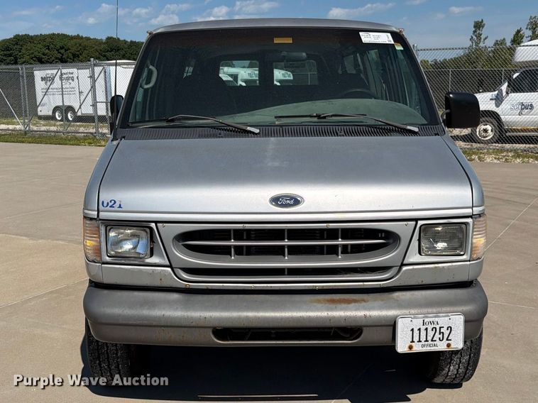 image for item FN5857 2002 Ford E350 van