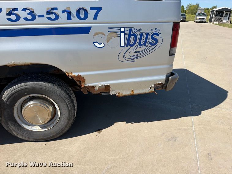 image for item FN5857 2002 Ford E350 van
