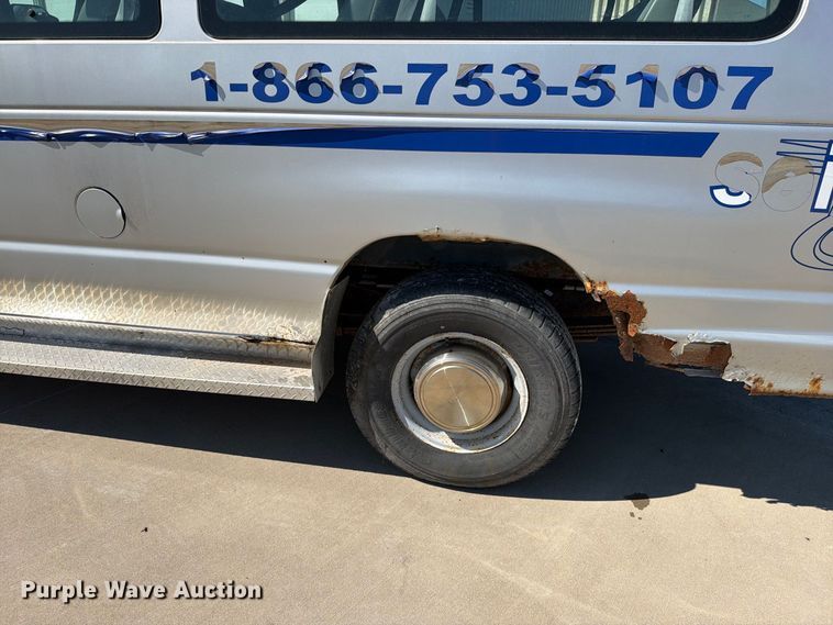 image for item FN5857 2002 Ford E350 van