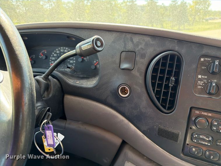image for item FN5857 2002 Ford E350 van