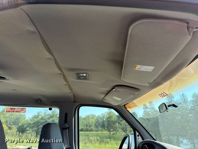 image for item FN5857 2002 Ford E350 van