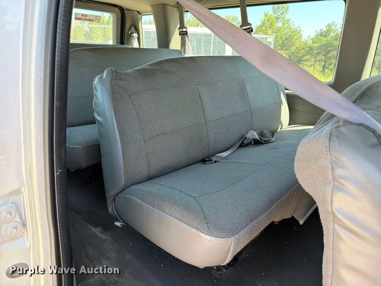 image for item FN5857 2002 Ford E350 van