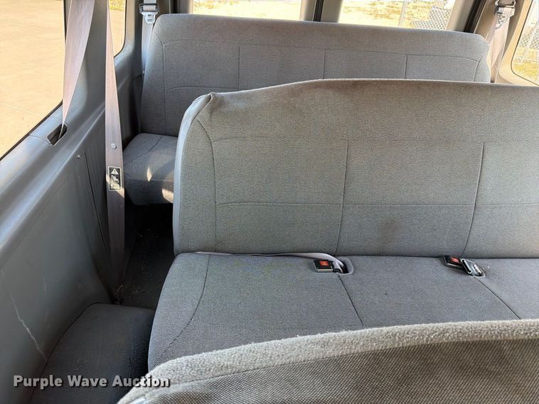 image for item FN5857 2002 Ford E350 van