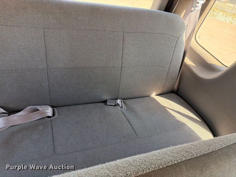 image for item FN5857 2002 Ford E350 van