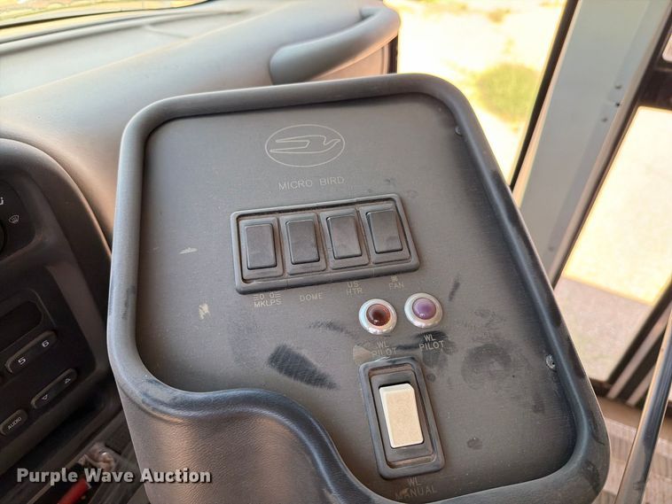image for item FO3001 2001 Chevrolet Express 3500 school bus