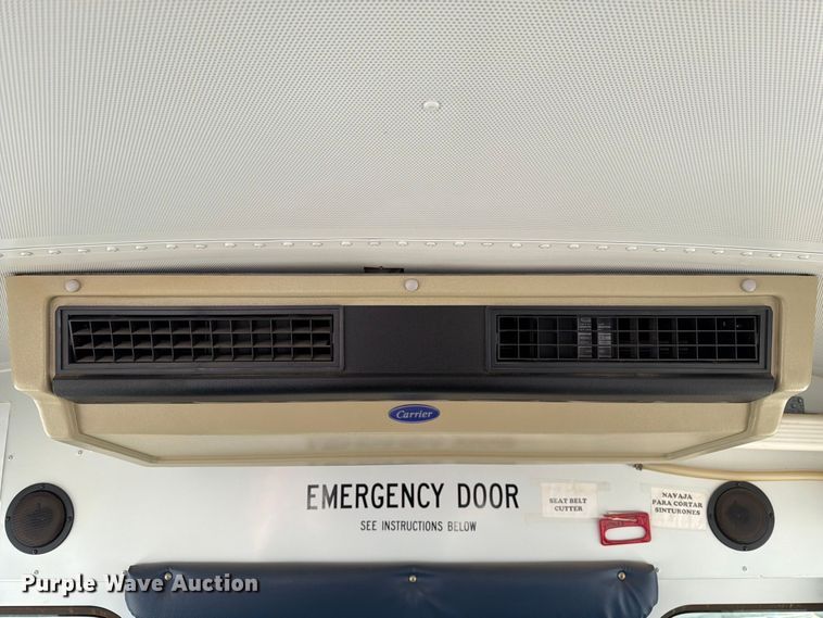 image for item FO3001 2001 Chevrolet Express 3500 school bus